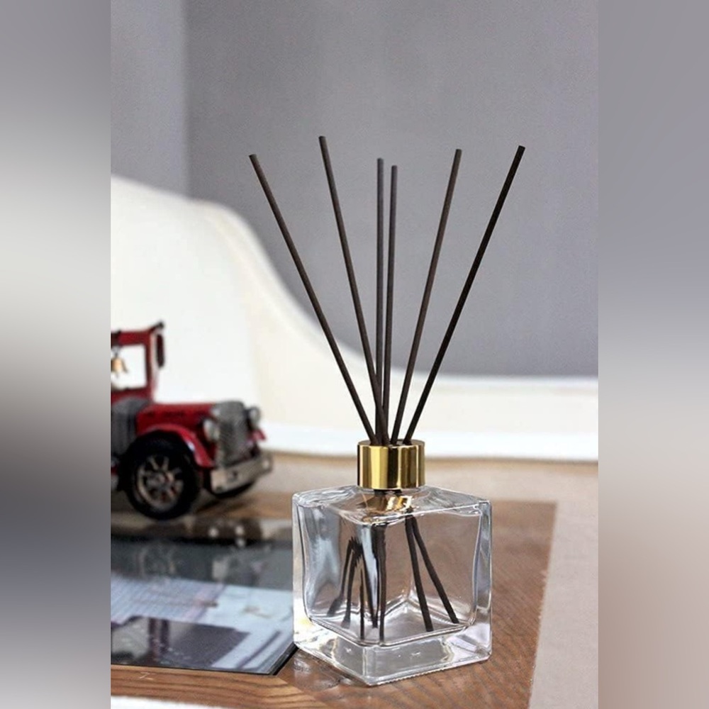 Elegant Glass Reed Diffuser with Gold Accent